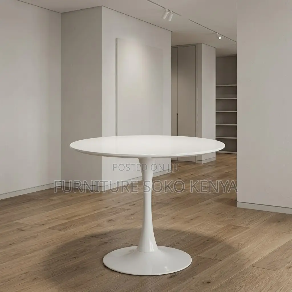 Coffee Table; Round White Tulip Coffee Table