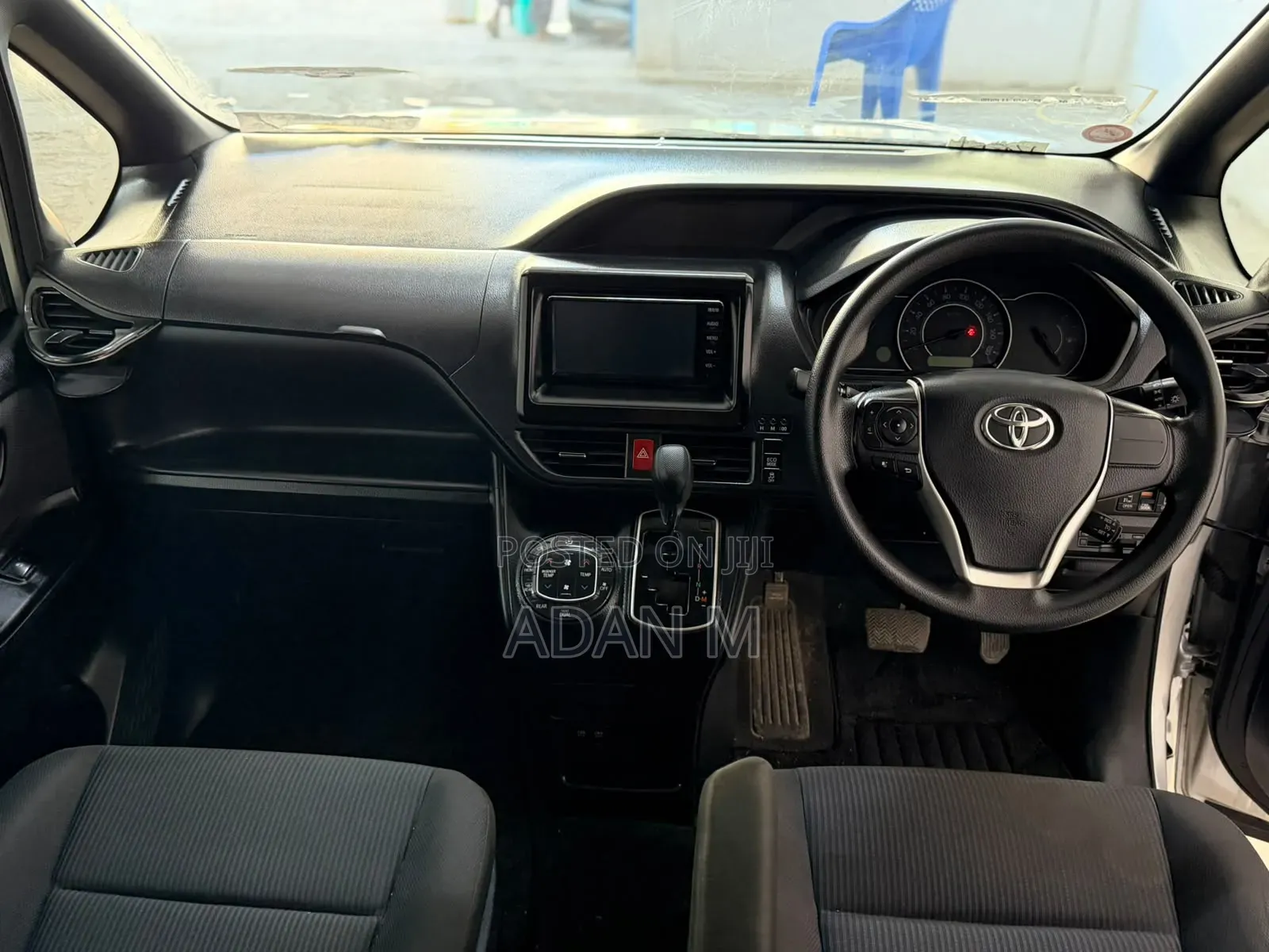 Toyota Voxy 2019 Silver