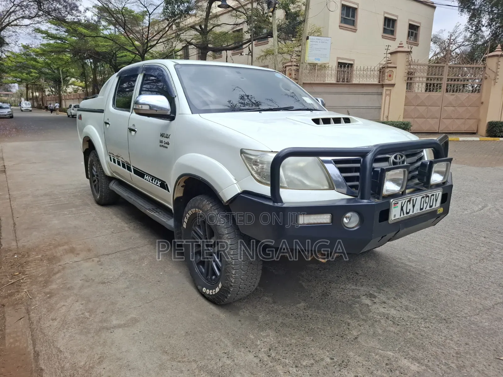 Toyota Hilux 3.0 D-4D 4x4 2013 Off white