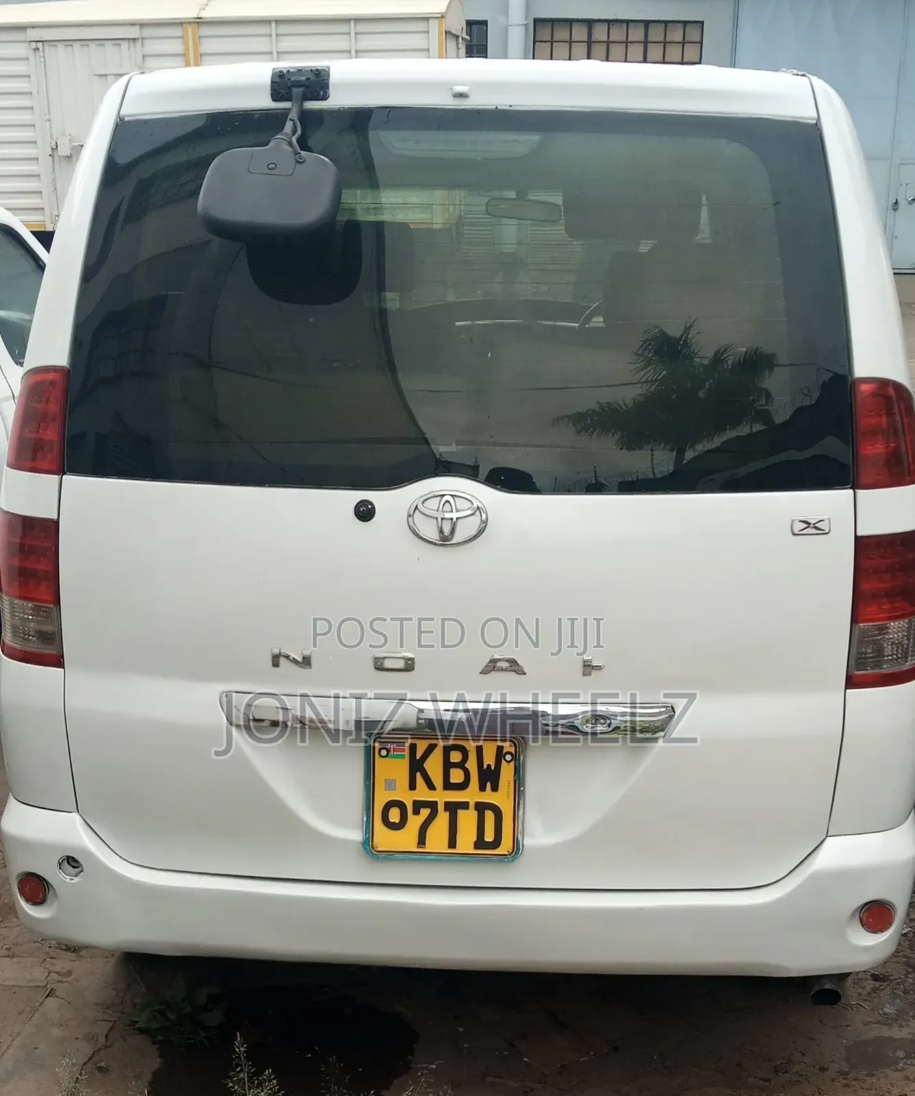 Toyota Noah 2.0 FWD (8 Seater) 2006 White