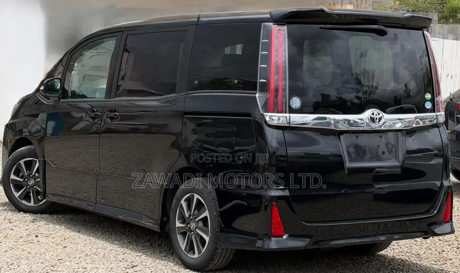 Toyota Noah 2.0 FWD (8 Seater) 2019 Black