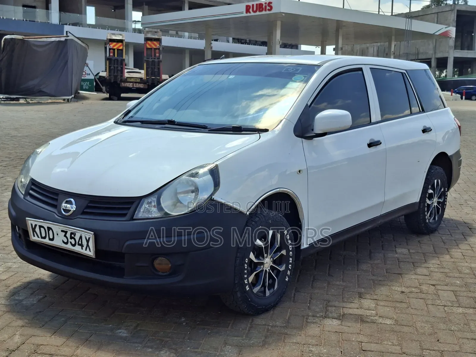 Nissan Advan 2014 White