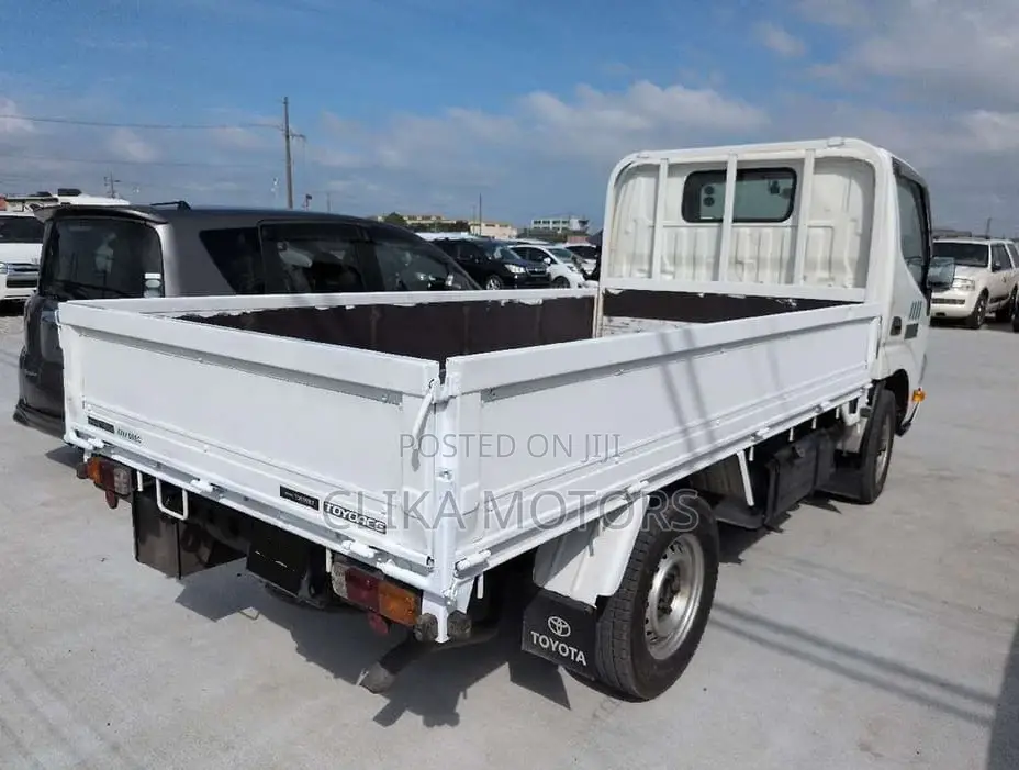 Toyota Dyna 2020 White