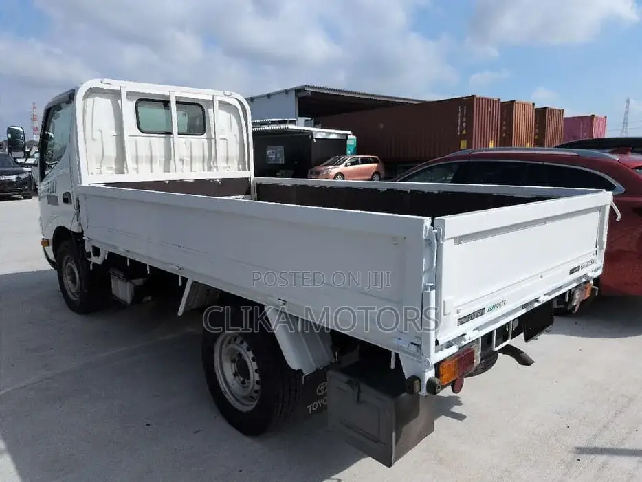 Toyota Dyna 2020 White