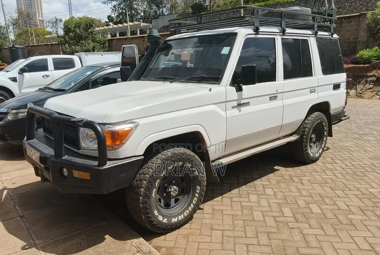 Toyota Land Cruiser 2011 White