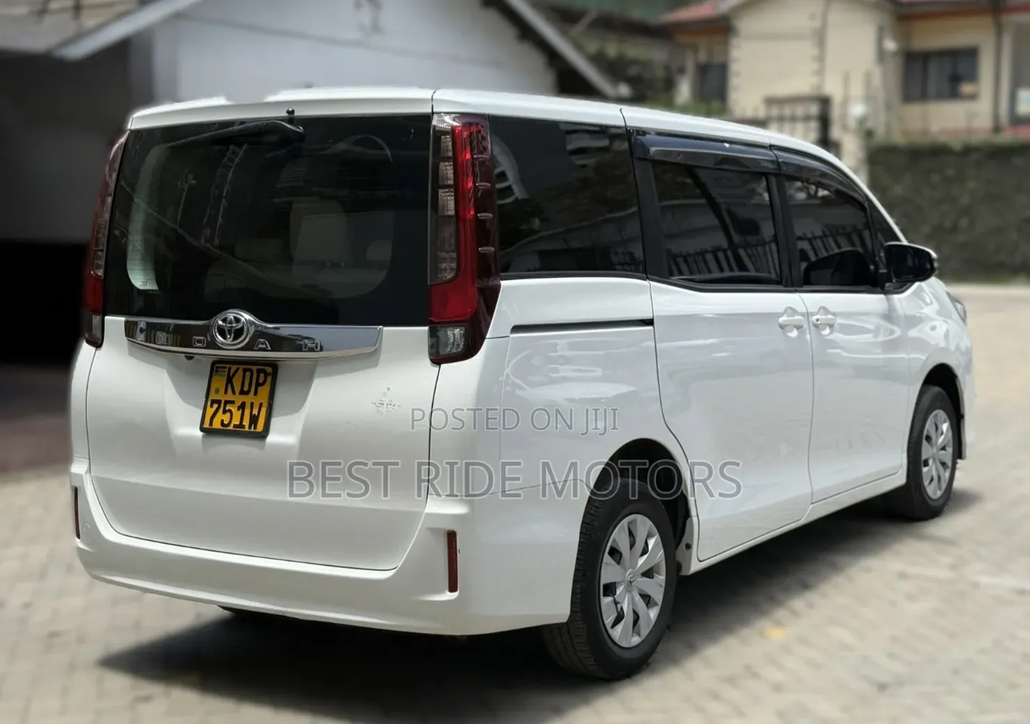 Toyota Noah 2.0 FWD (7 Seater) 2017 Pearl