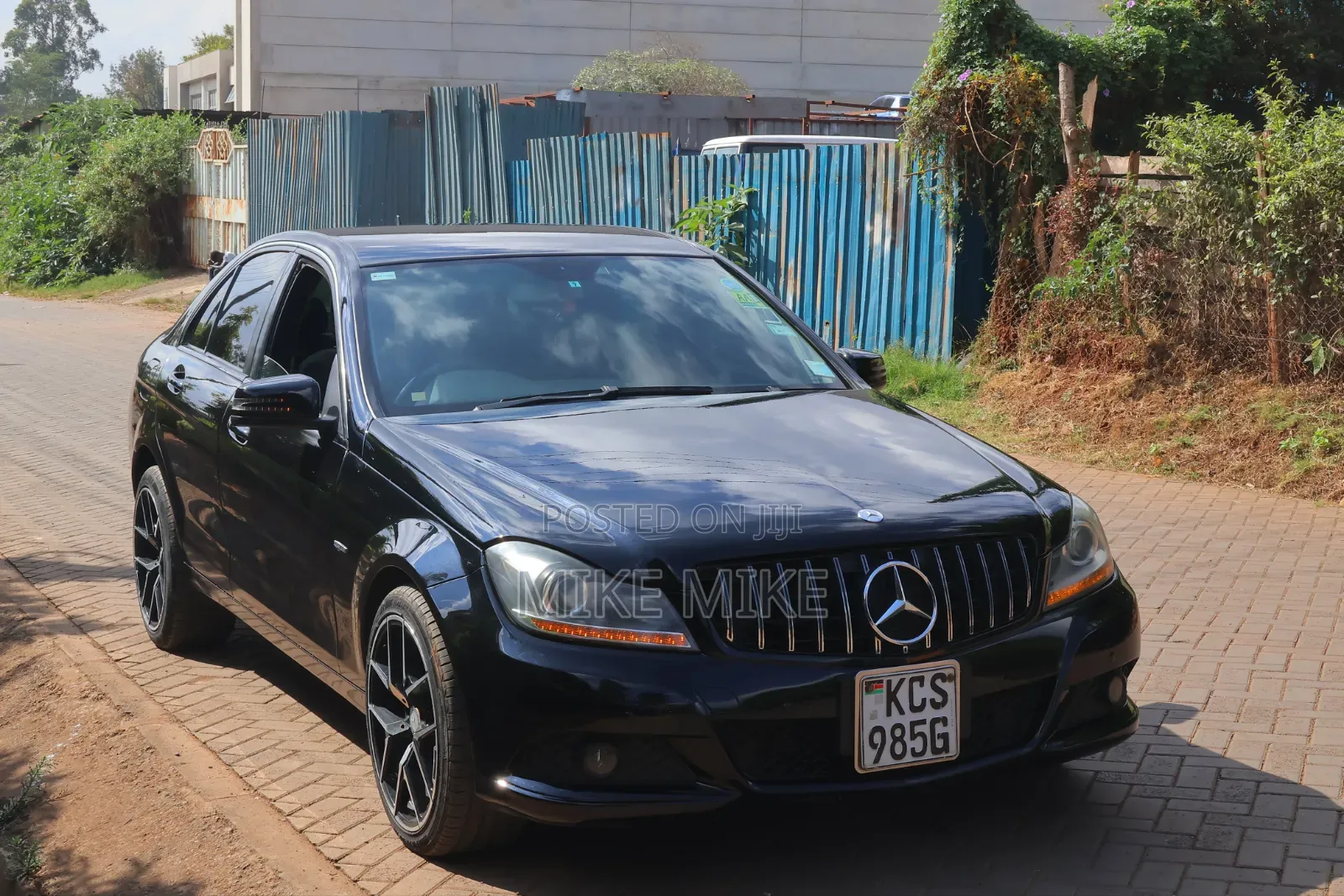 Mercedes-Benz C200 2011 Black