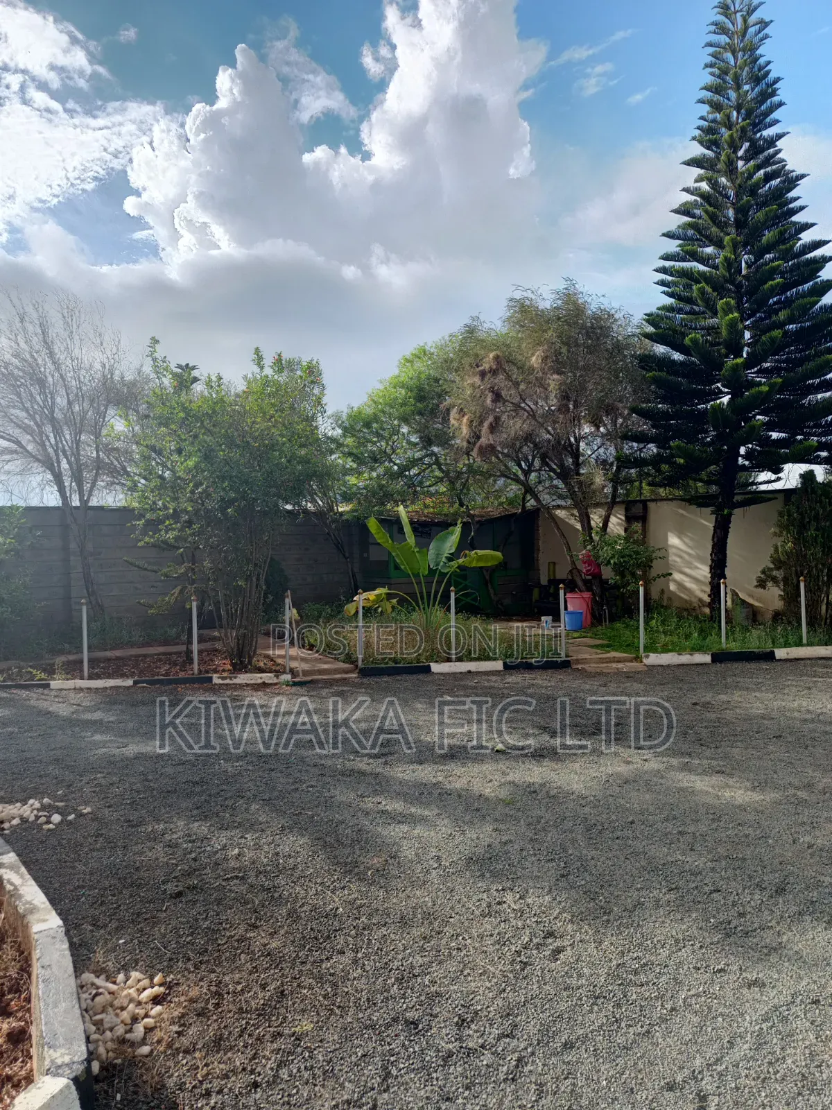5bdrm House in Corner, Kamakis for rent