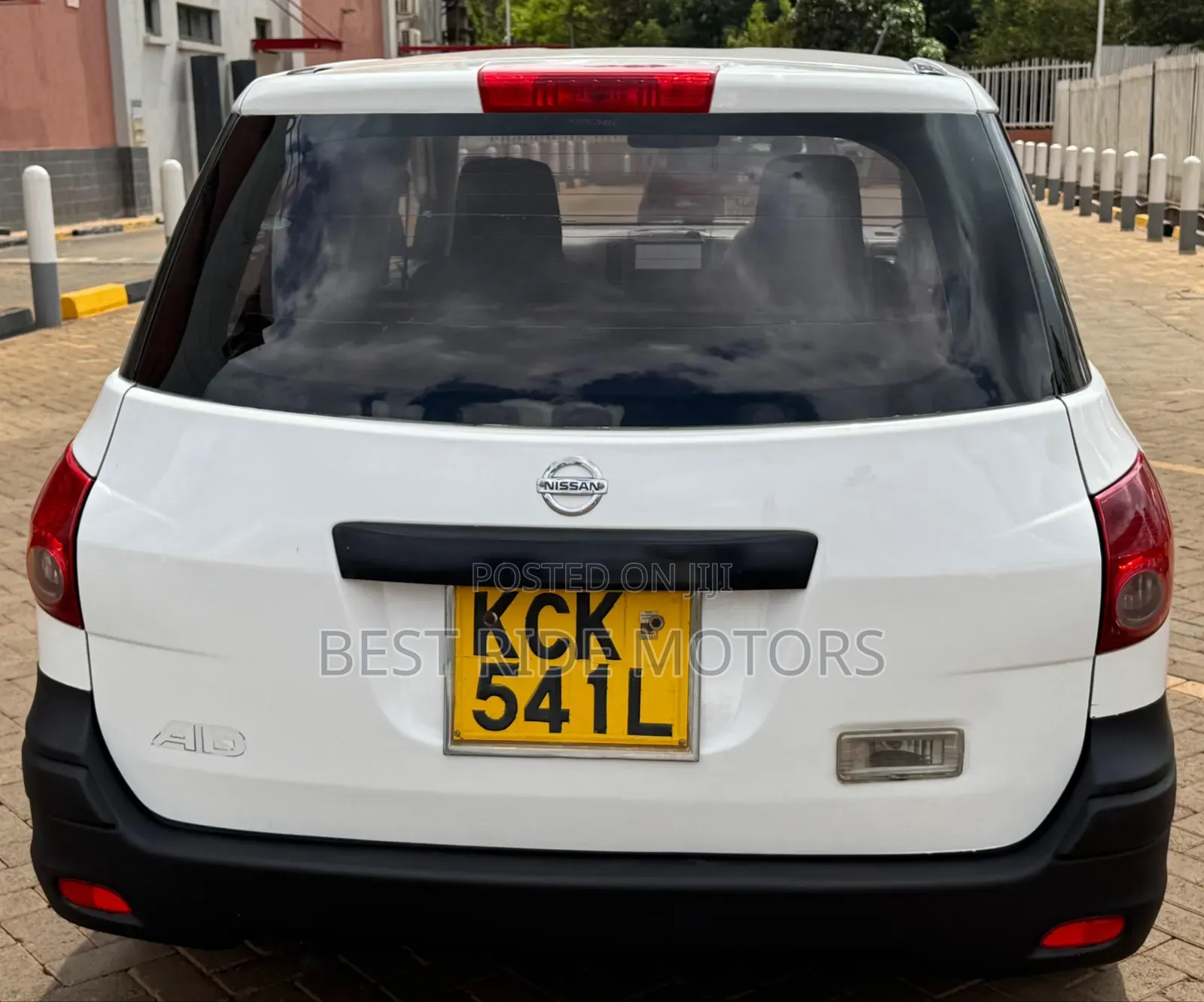 Nissan Advan 2009 White