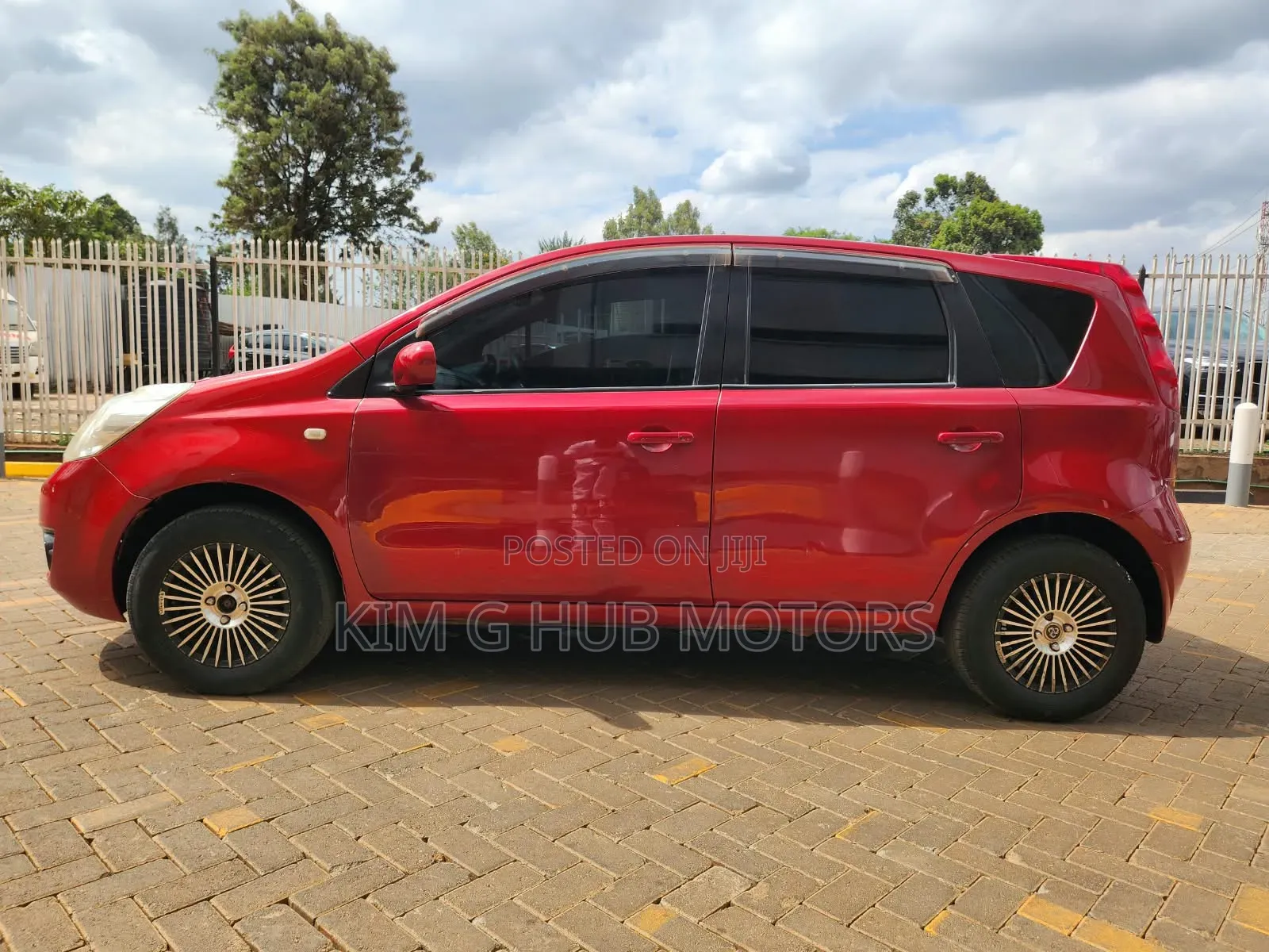Nissan Note 2011 Red