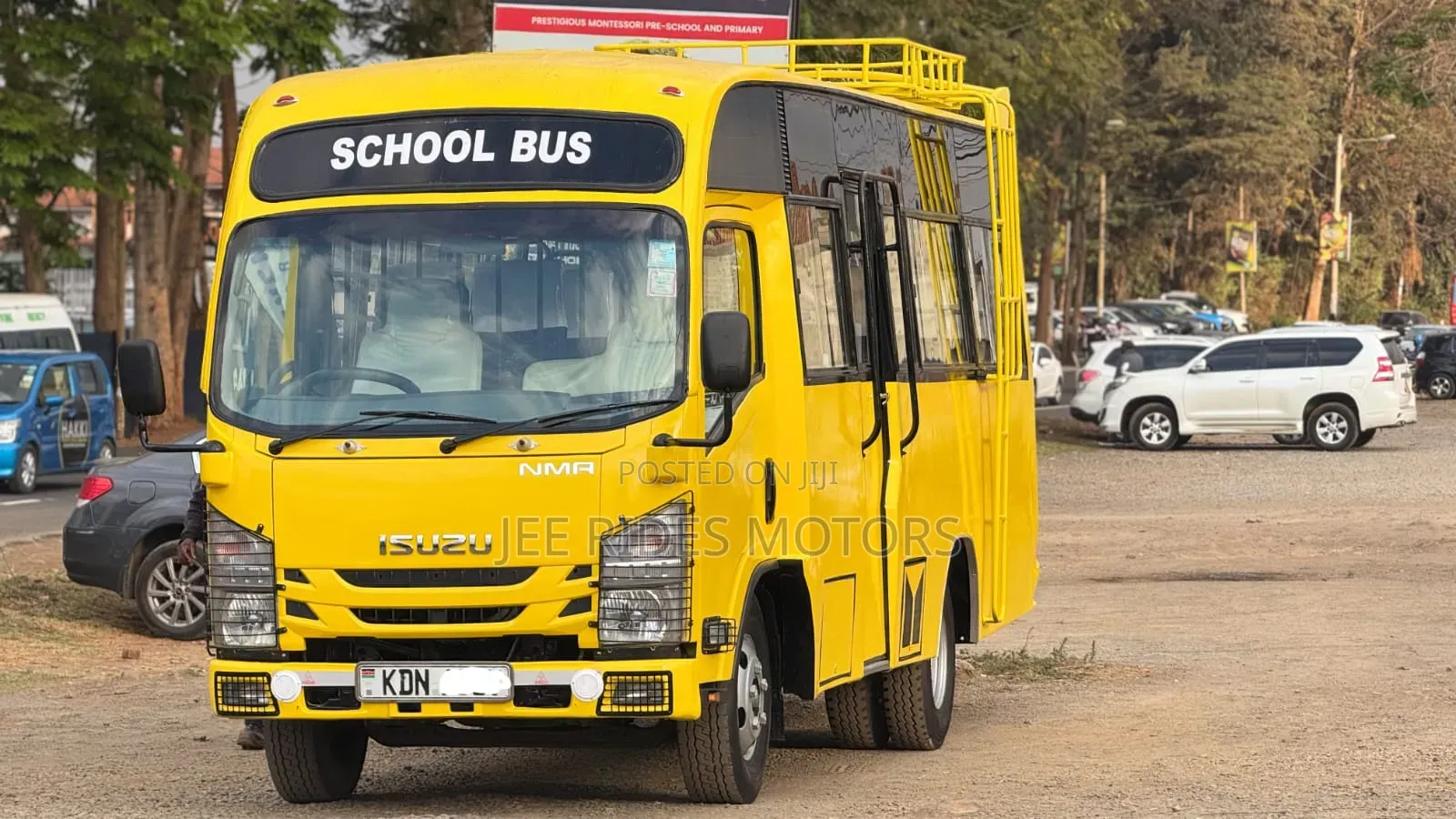 Isuzu NMR 2023 Yellow