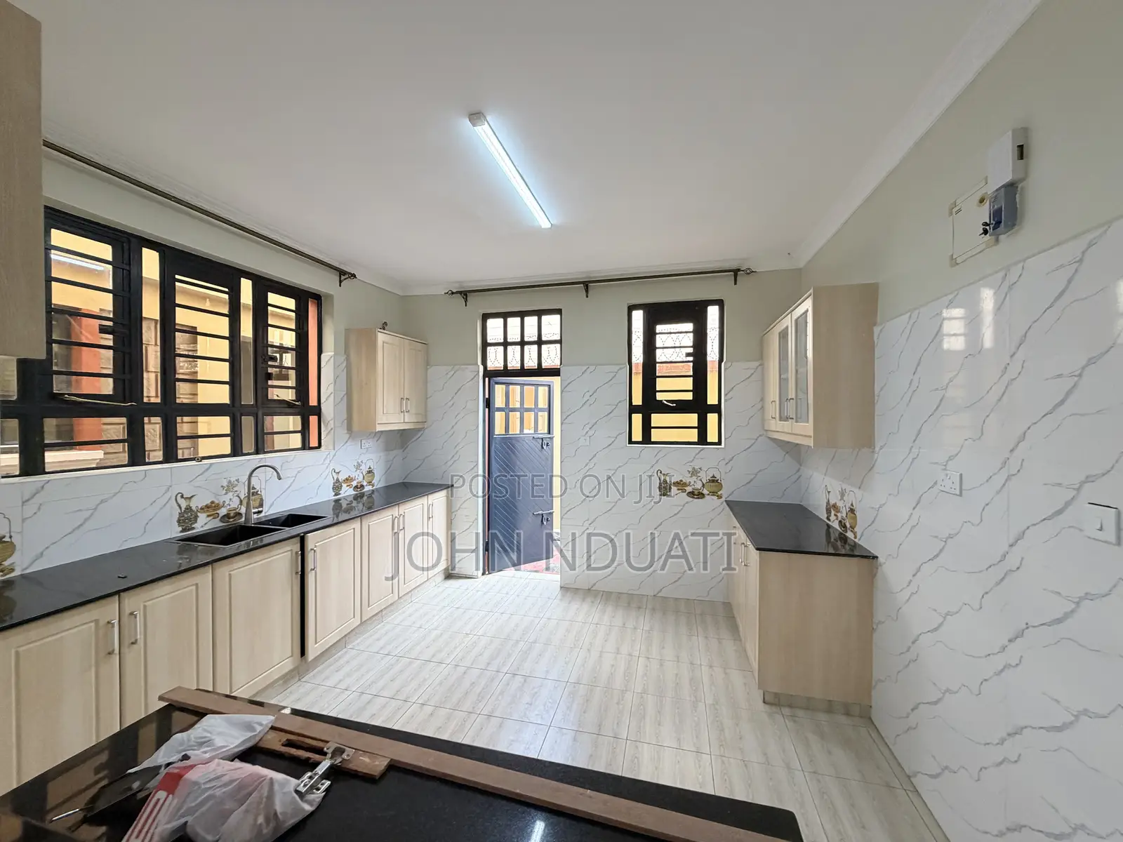 5bdrm Mansion in Kamakis for rent