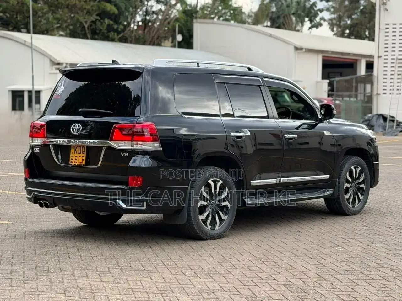 Toyota Land Cruiser 4.6 V8 ZX 2017 Black