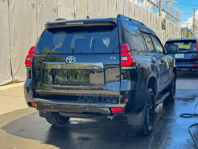Toyota Land Cruiser Prado 2.8 2021 Black