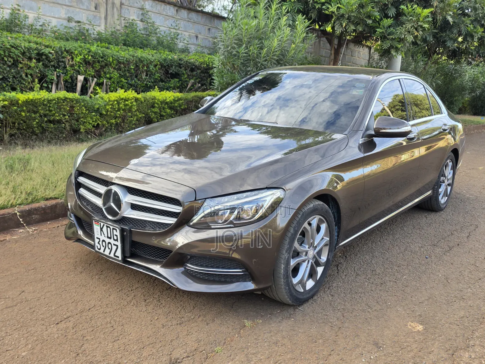 Mercedes-Benz C200 2014 Brown