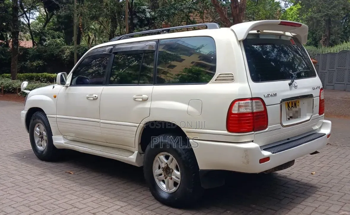 Lexus LX 470 AWD 2001 White