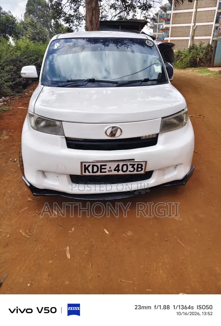 Toyota bB 2016 White