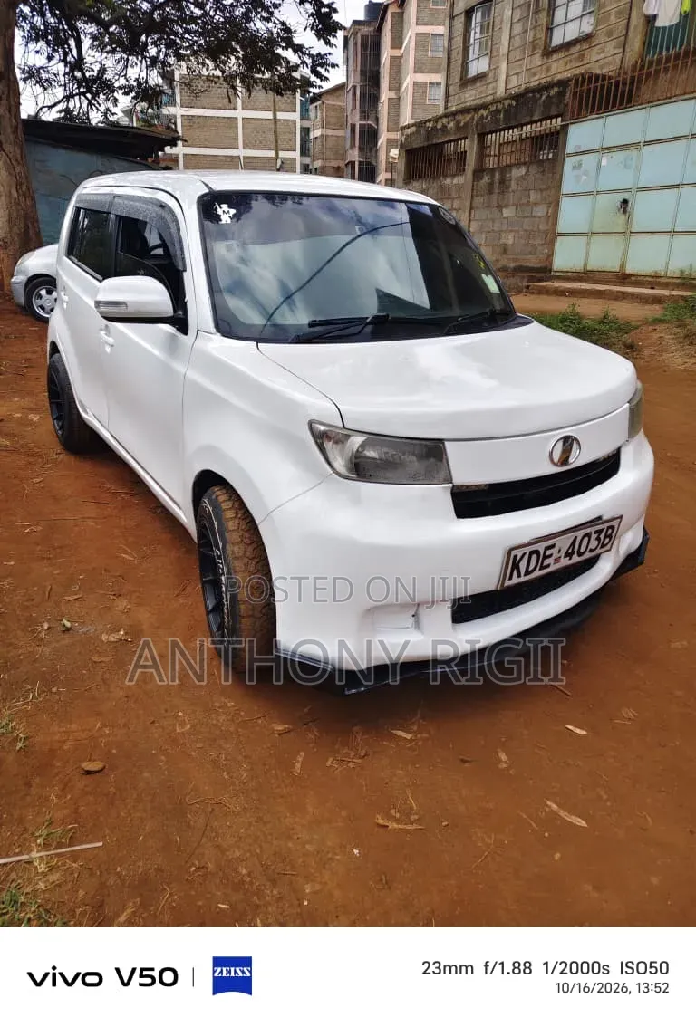 Toyota bB 2016 White