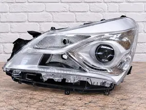 Head Lamp / Light Toyota Vitz 2018