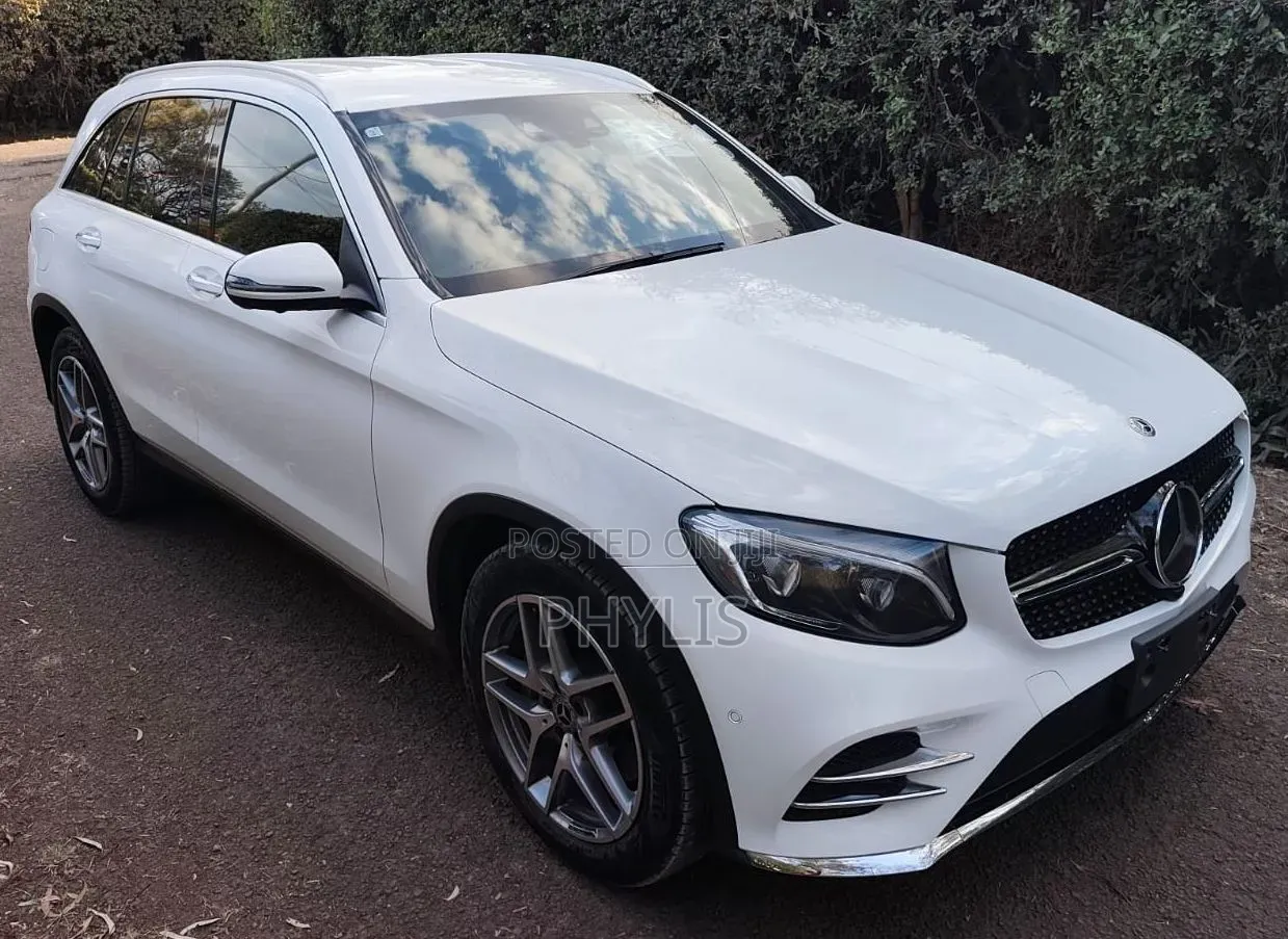 Mercedes-Benz 220 2019 White