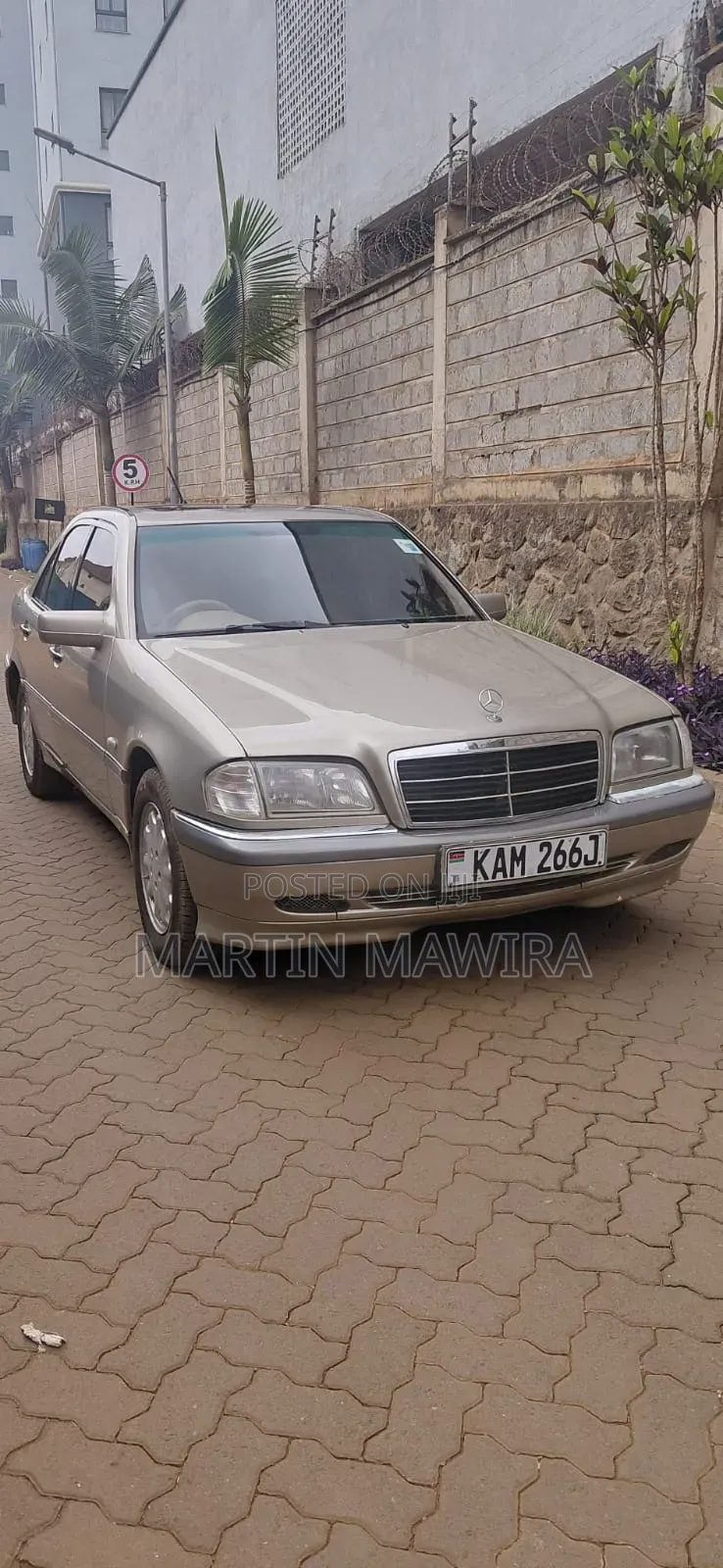 Mercedes-Benz C200 2000 Gold