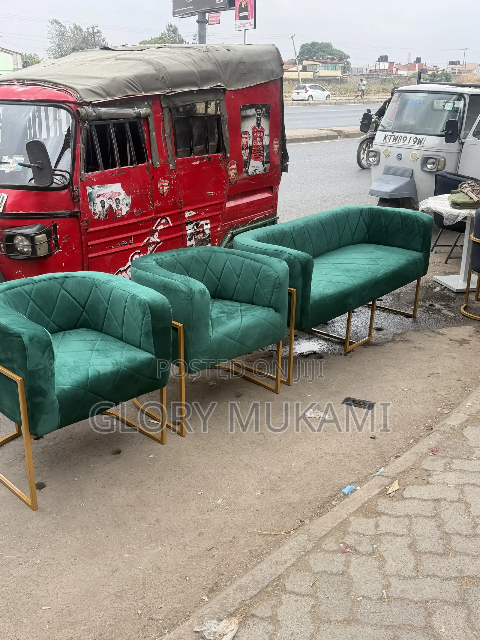 Green Velvet Waiting Chair and Manicure Chairs