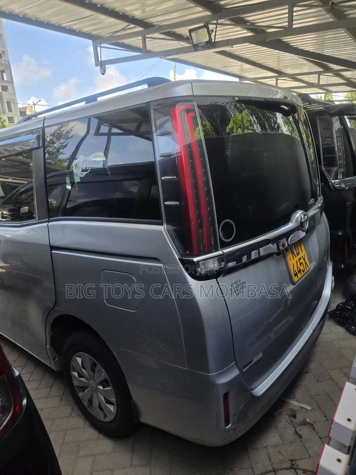 Toyota Noah 2019 Silver