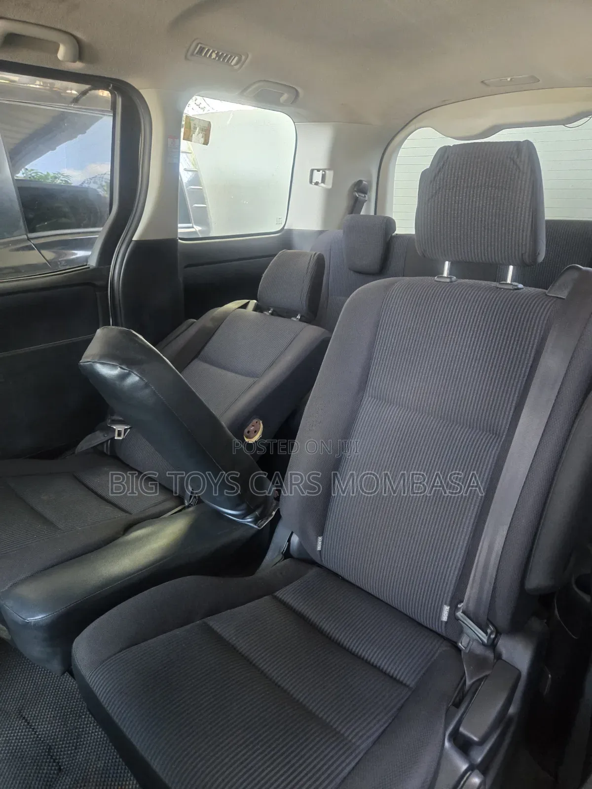 Toyota Noah 2019 Silver