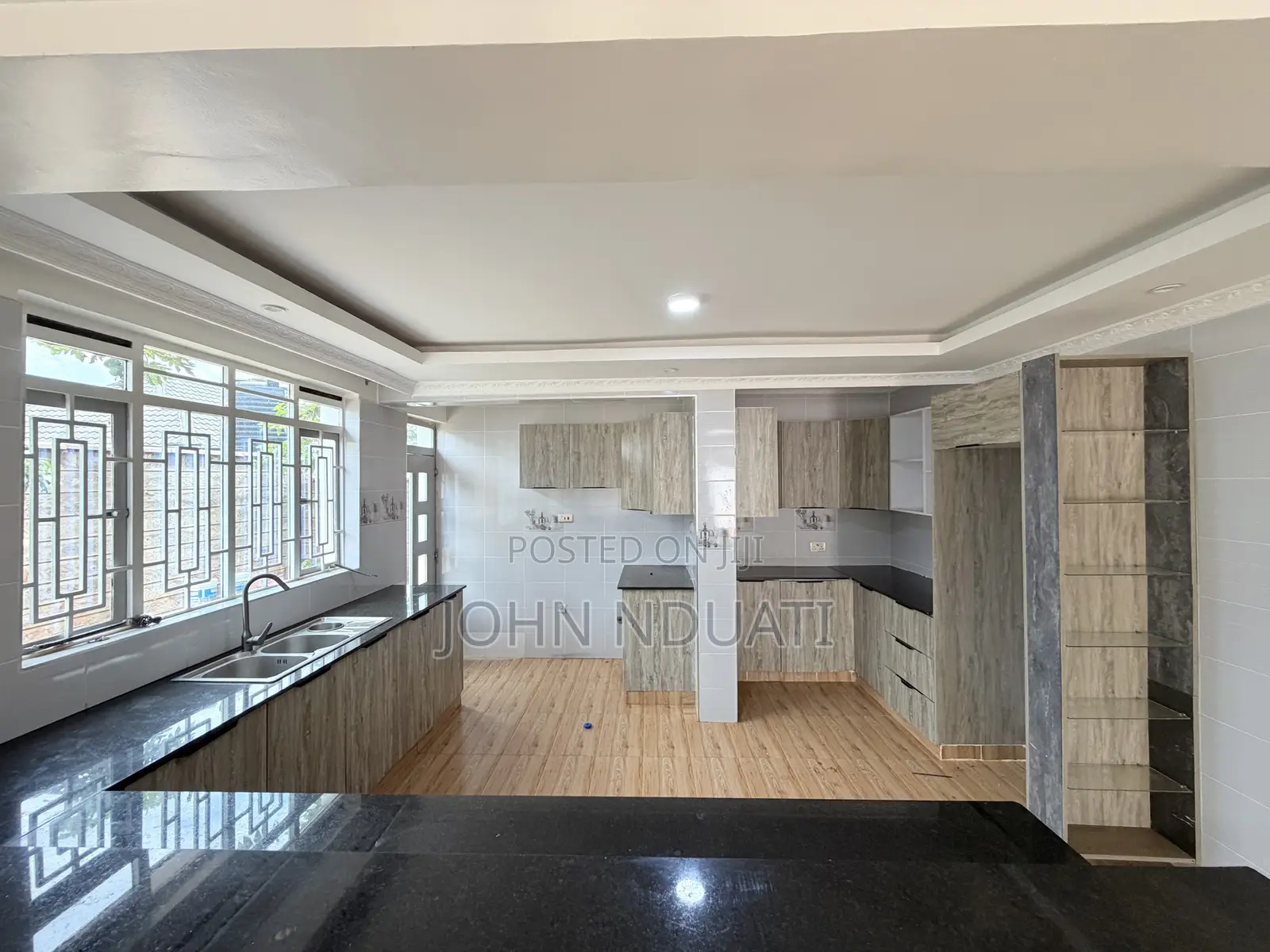 4bdrm Bungalow in Kenyatta Road for rent