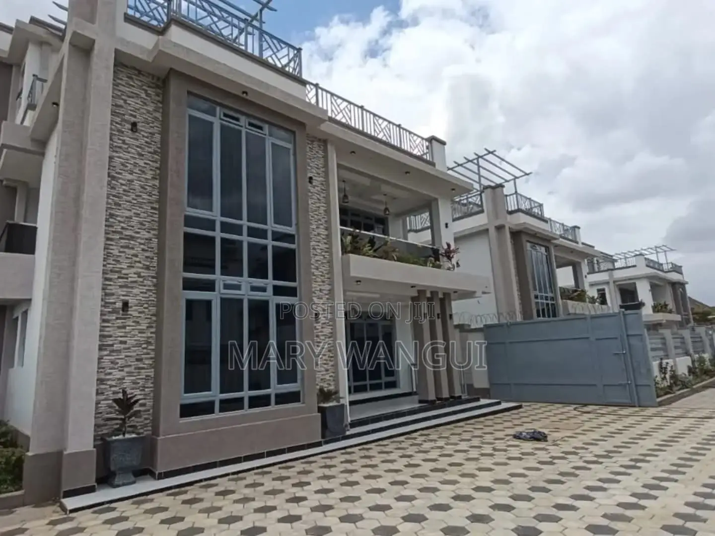 5bdrm Maisonette in Murera for sale