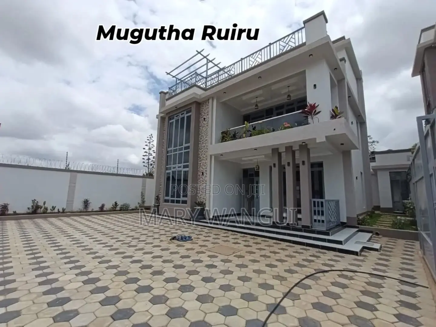 5bdrm Maisonette in Murera for sale