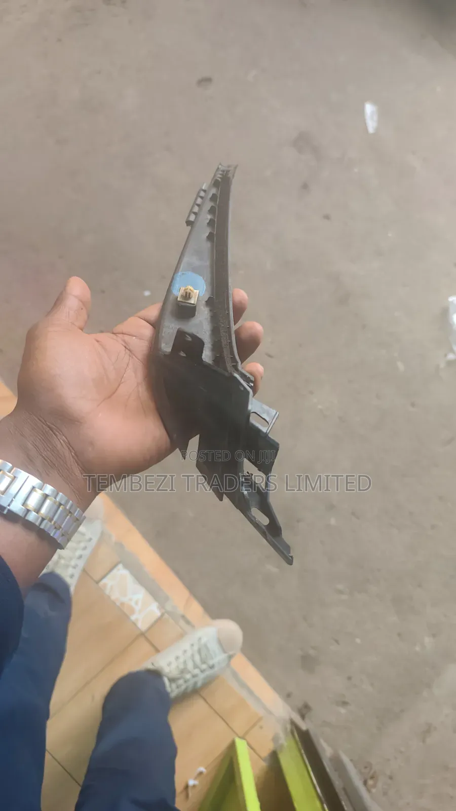 Original Windscreen Finisher for Honda Fit