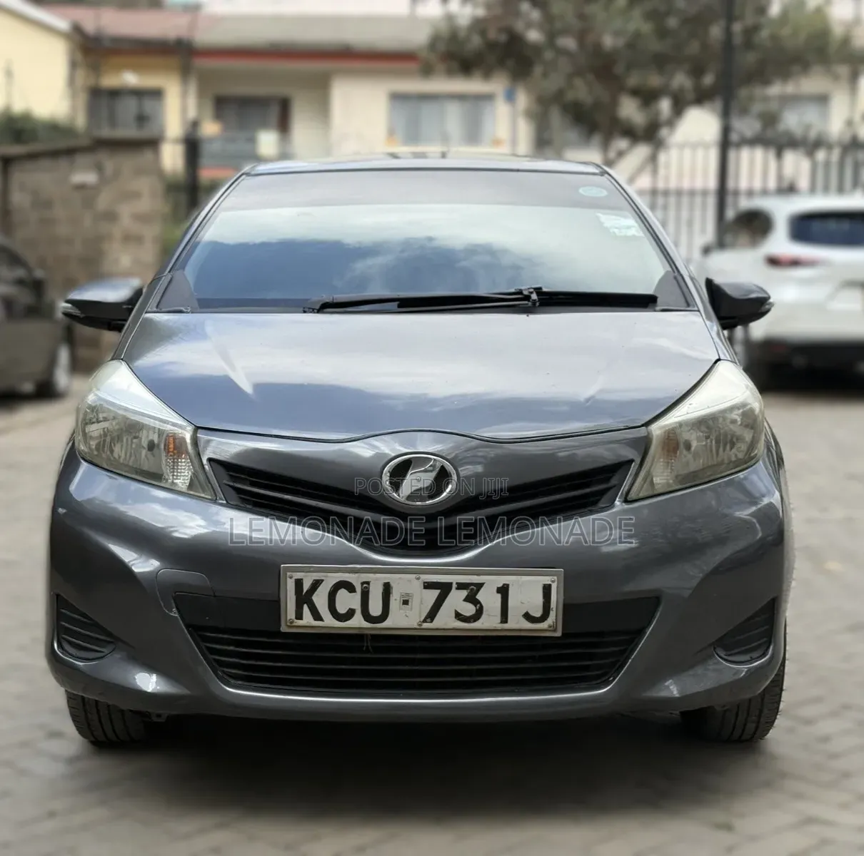 Toyota Vitz 1.0 FWD 5dr 2012 Gray