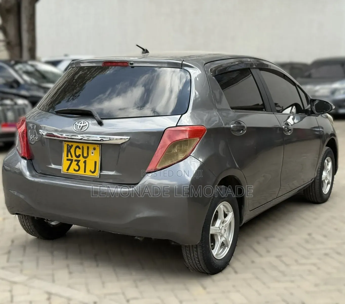 Toyota Vitz 1.0 FWD 5dr 2012 Gray