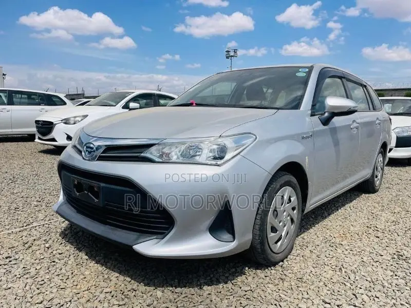Toyota Corolla Fielder 1.5 Hybrid FWD 2020 Silver