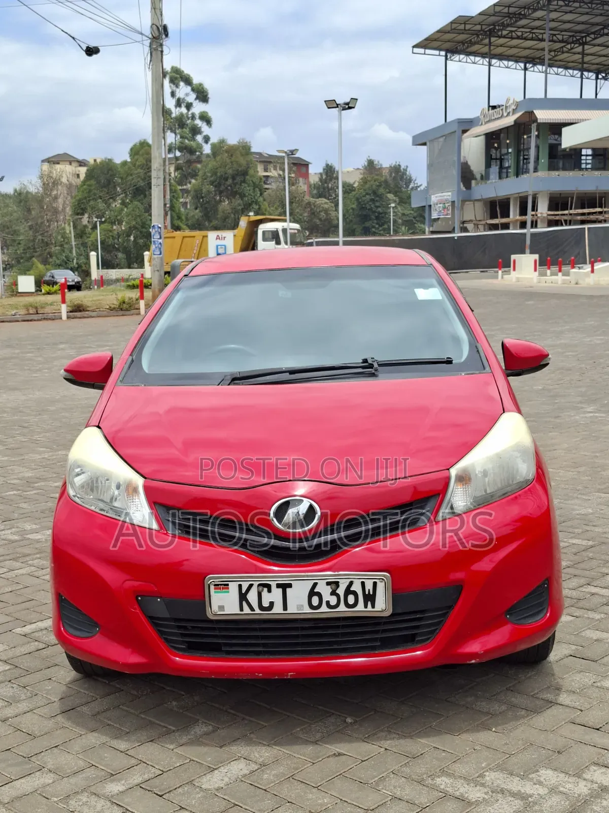Toyota Vitz 1.3 FWD 5dr 2012 Red