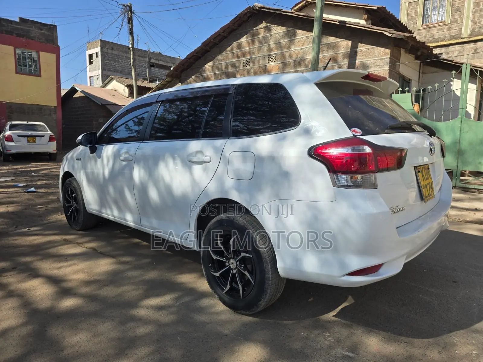 Toyota Corolla Fielder 1.5 Hybrid FWD 2016 White