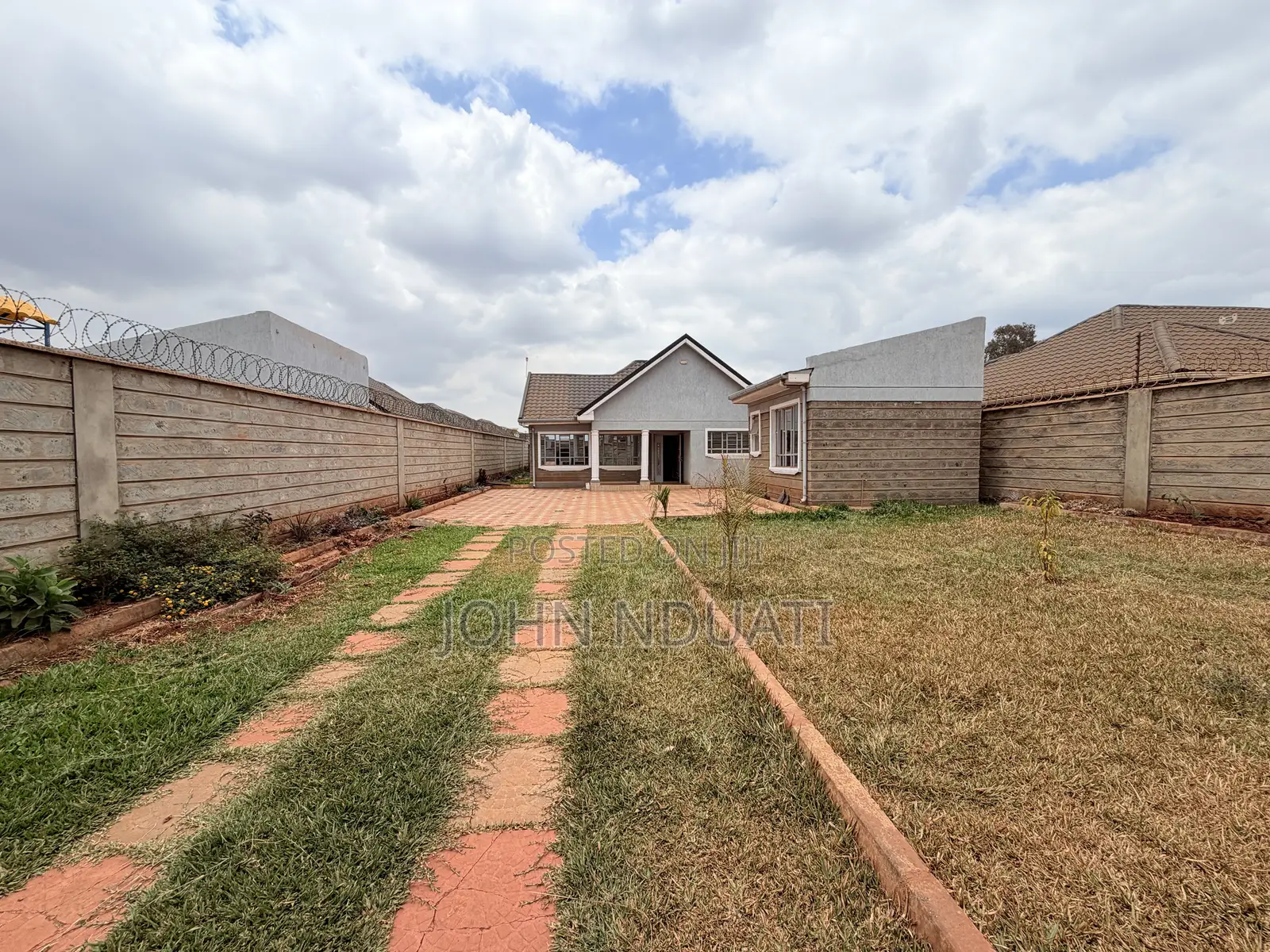4bdrm Bungalow in Kenyatta Road for rent