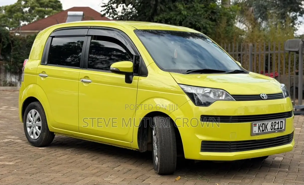 Toyota Spade 1.5 2015 Yellow