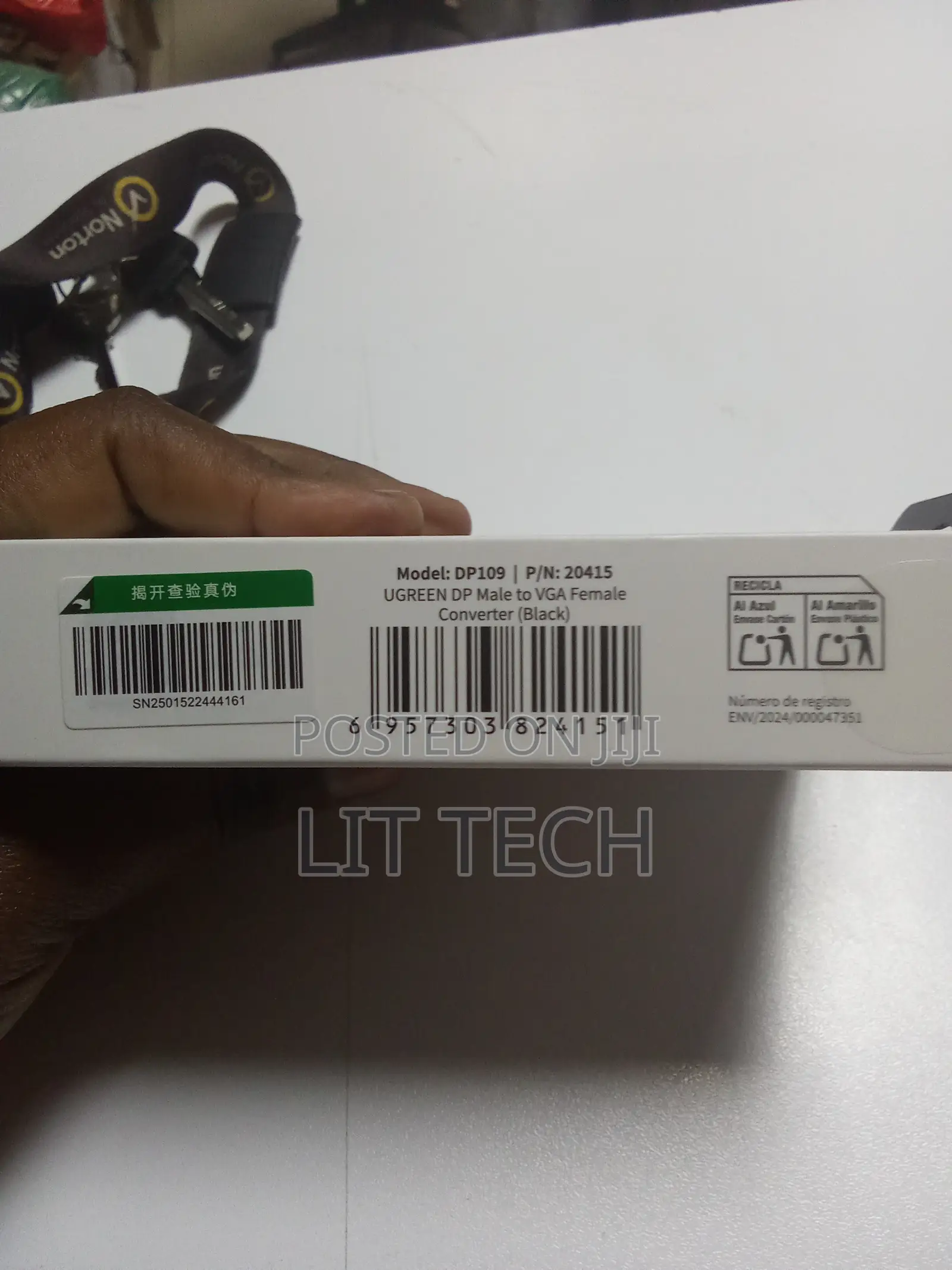 Ugreen DisplayPort to VGA Adapter (Model DP109 / Part No. 20415).