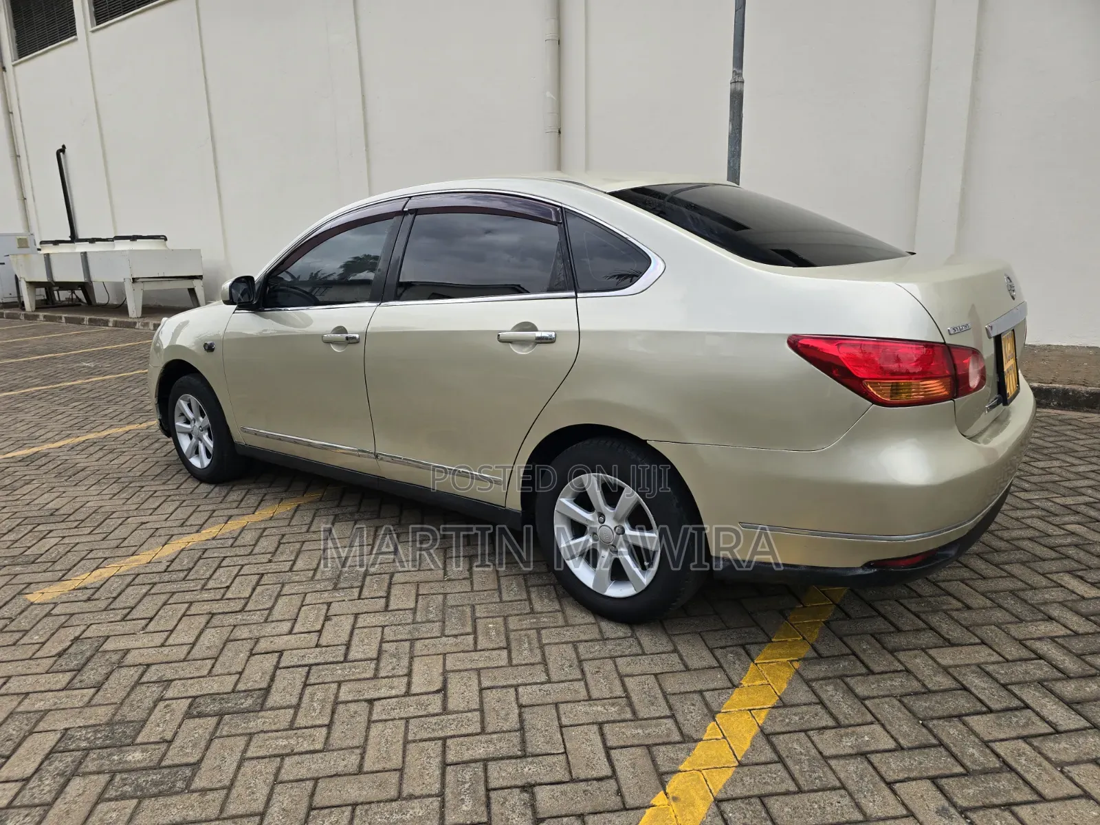 Nissan Bluebird 2008 Gold