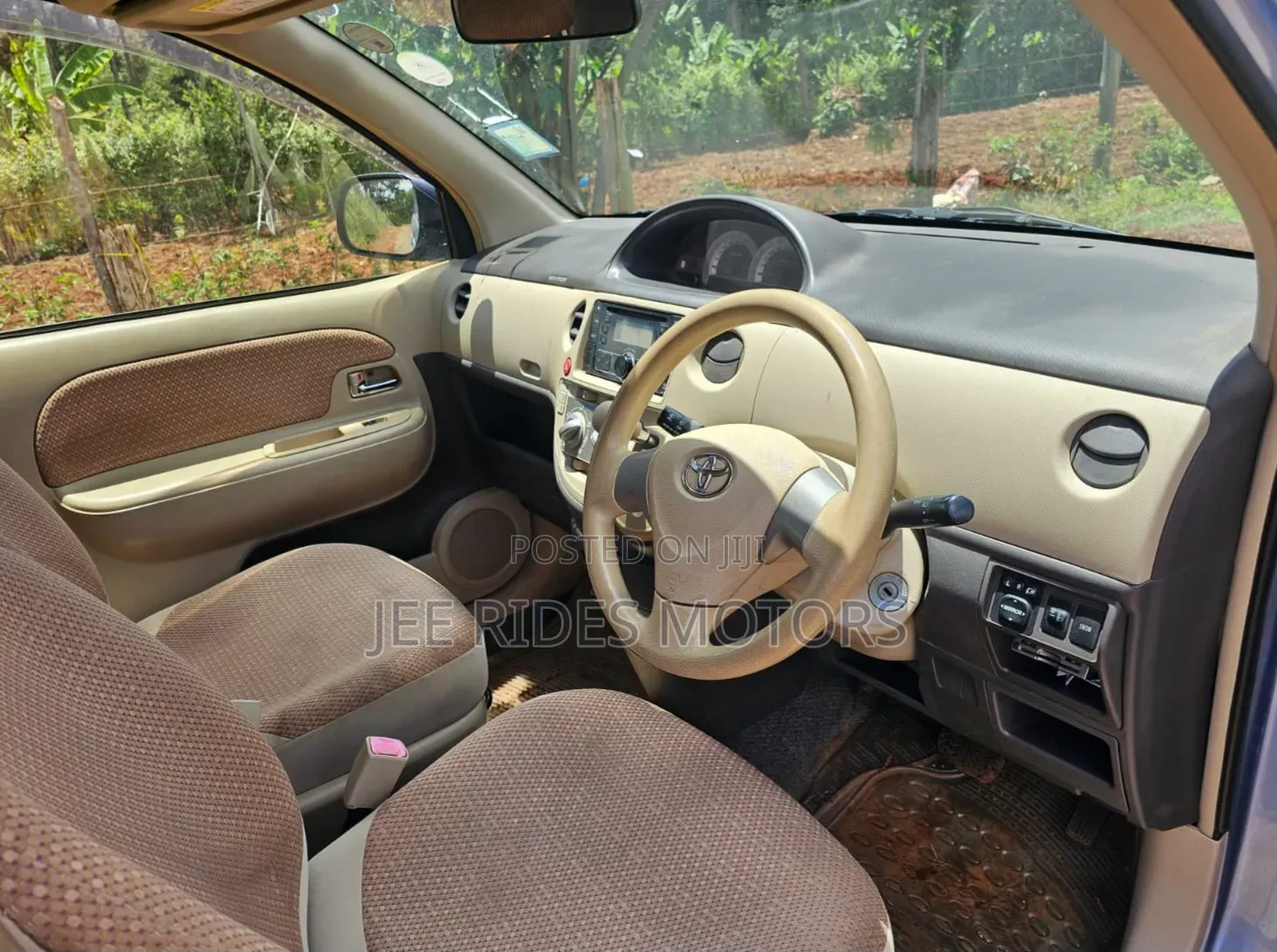 Toyota Sienta 2015 Blue