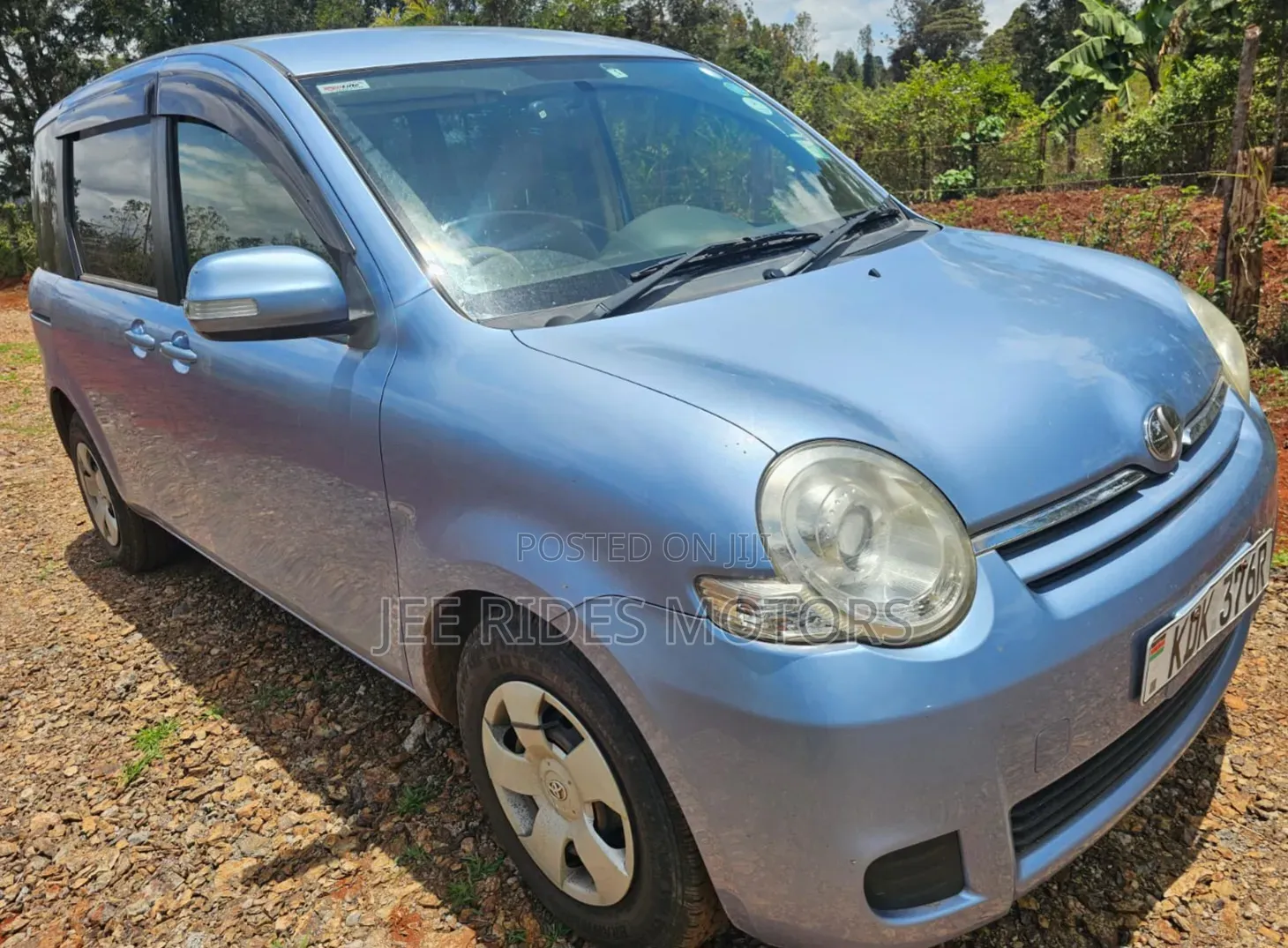 Toyota Sienta 2015 Blue