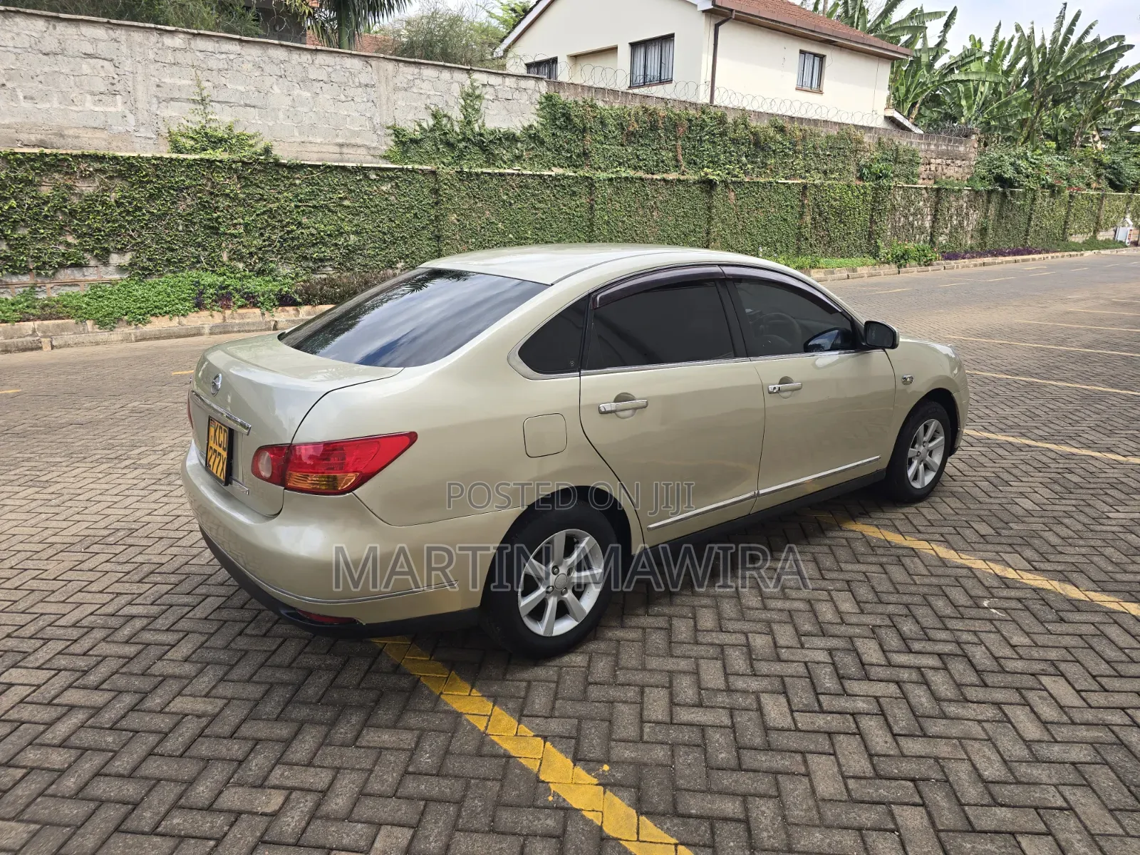 Nissan Bluebird 2008 Gold