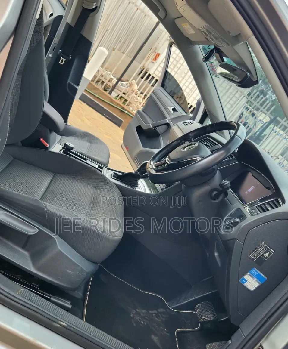 Volkswagen Golf 2018 Silver