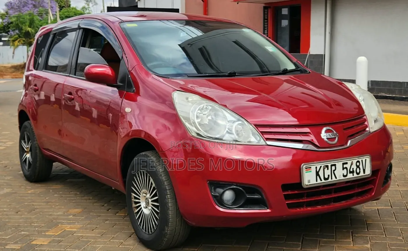 Nissan Note 2011 Maroon