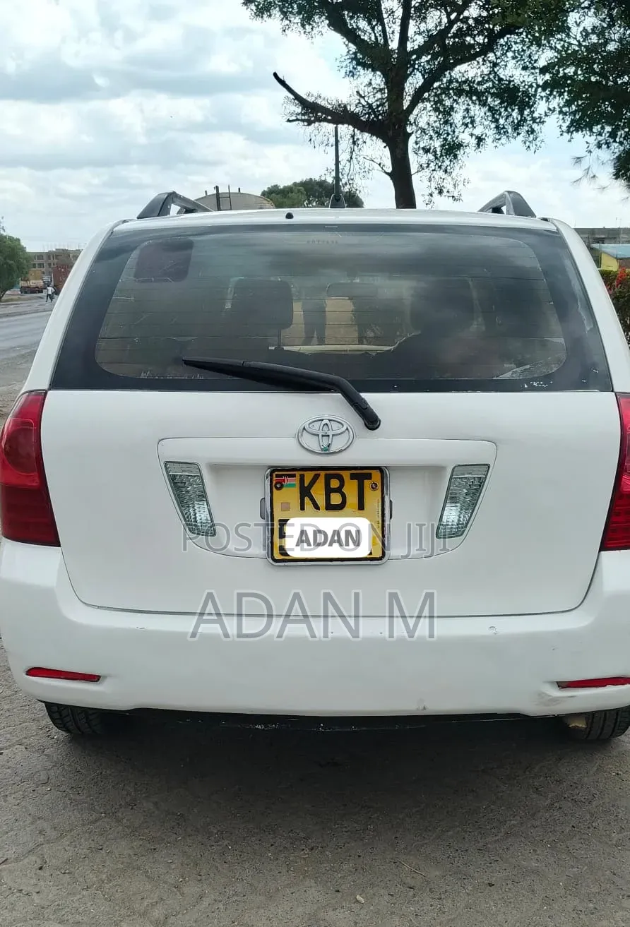 Toyota Corolla Fielder 2005 White
