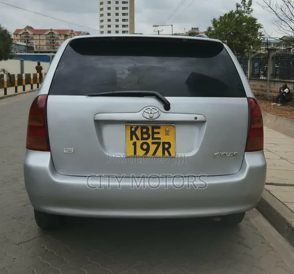 Toyota Corolla Fielder 1.5 Petrol AWD 2004 Silver