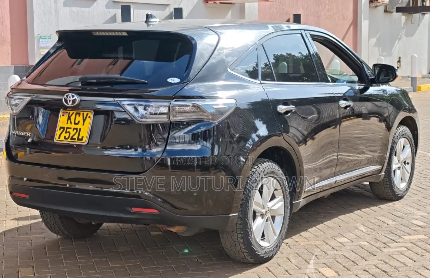 Toyota Harrier 2.0 2014 Black
