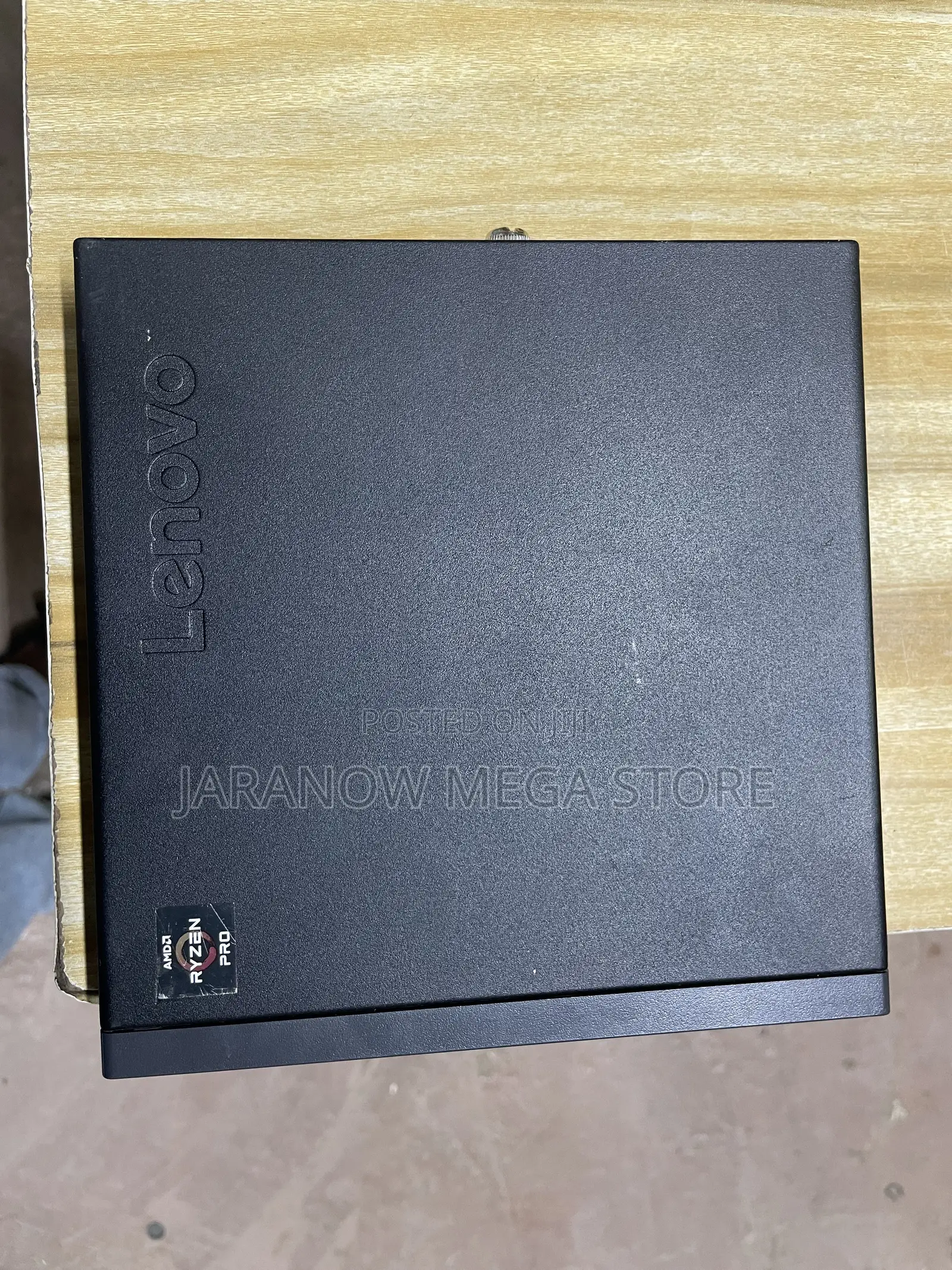 Desktop Computer Lenovo ThinkCentre M700 8GB AMD Ryzen 5 SSD 256GB